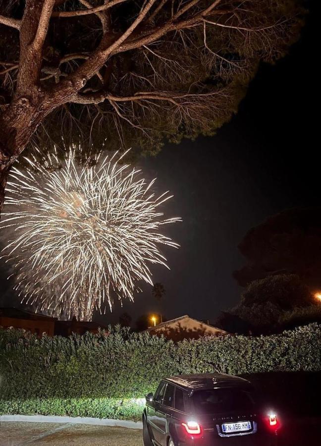 Villa Les Glycines レ・ズィサンブル エクステリア 写真